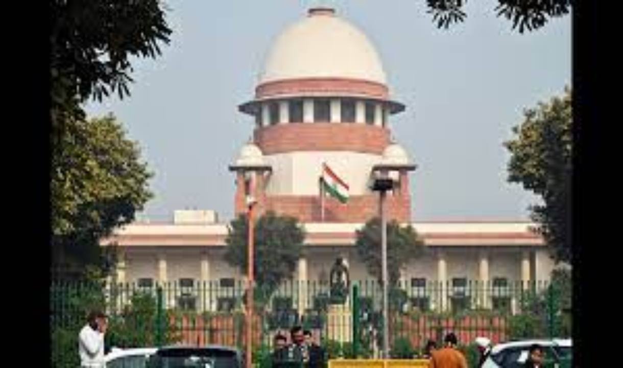 पिछले एक साल में नेताओं के ख़िलाफ़ दर्ज 2000 मुक़दमों का हुआ फ़ैसला: Supreme Court