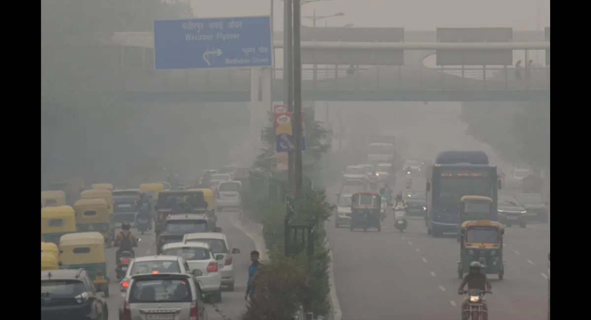 Noida Air Pollution: नोएडा में ग्रैप का उल्लंघन करने पर प्रशासन सख्त, 1.56 करोड़ का वसूला जुर्माना