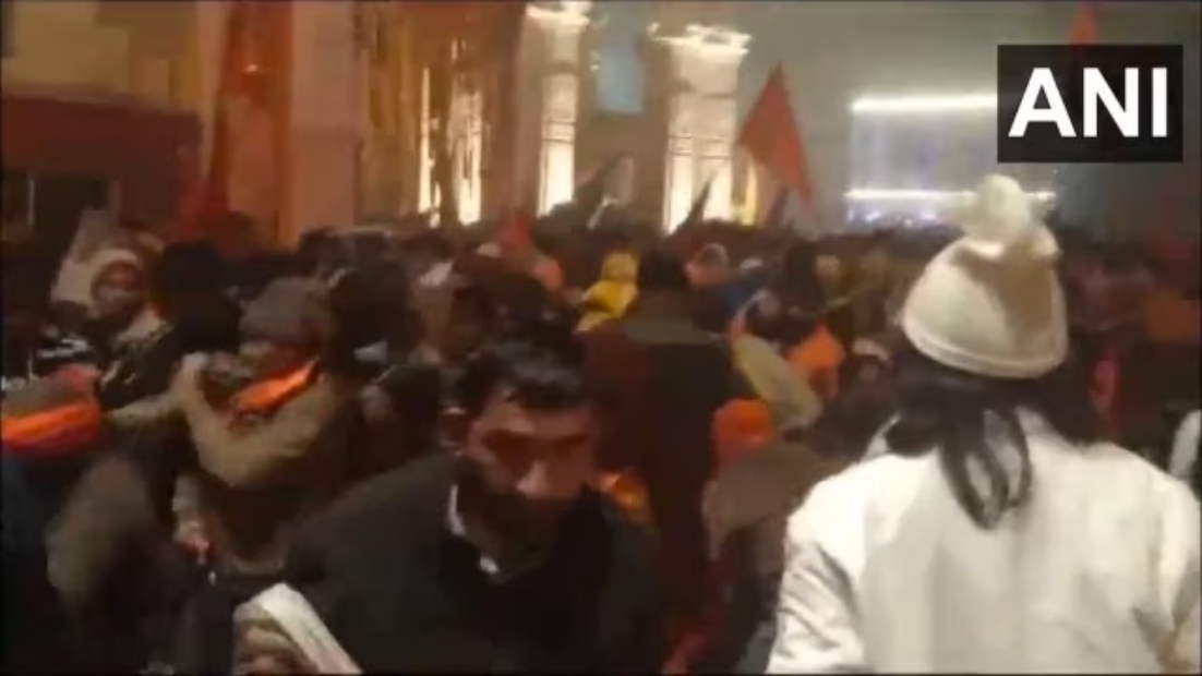 Ayodhya Dham  राम लल्ला के दर्शन के लिए उमड़ी श्रद्धालुओं की अपार भीड़