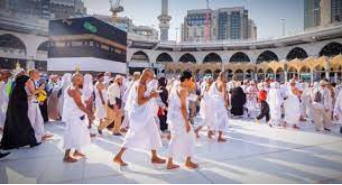 Saudi Arabia Restricts Circumambulation Courtyard at Grand Mosque for Umrah Pilgrims Only