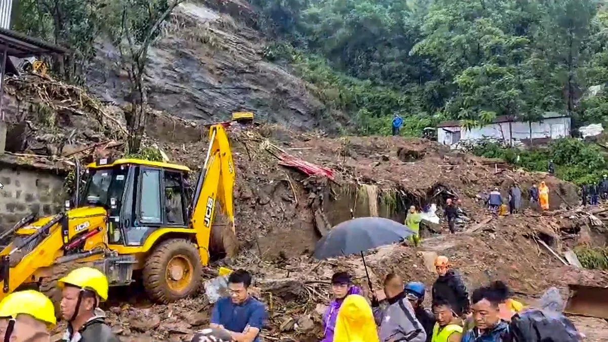 Cyclone Remal पूर्वोत्तर भारत में तबाही, भूस्लखन-बारिश से गईं 31 लोगों की जान