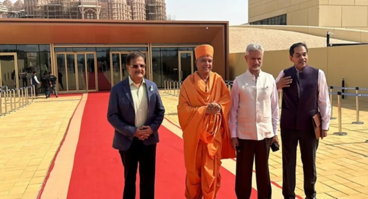 External Affairs Minister Visits Hindu Temple In UAE