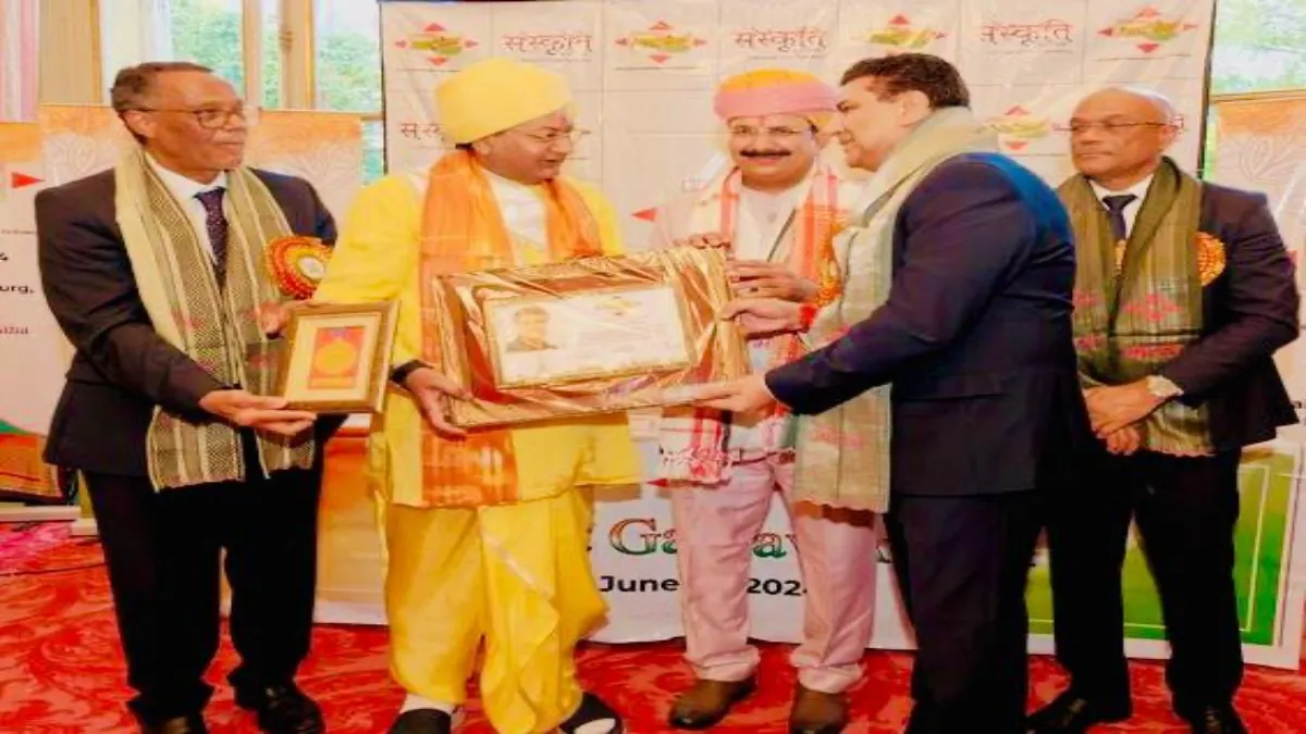 फ्रांस में ‘Bharat Gaurav Award’ से सम्मानित हुए संस्कार टीवी के सीईओ मनोज त्यागी